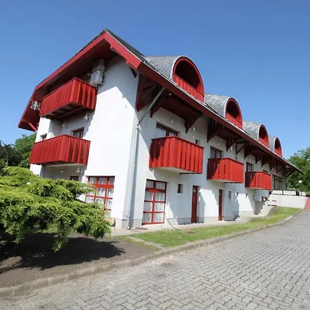 Galagonya I. Ii. Pensjonat Balatongyörök
